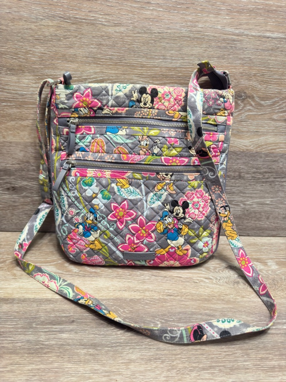 VERA BRADLEY Disney Parks Triple Zip Hipster Mickey Minnie Donald Daisy Pluto